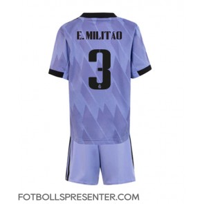 Real Madrid Eder Militao #3 Bortatröja Barn 2022-23 Kortärmad (+ korta byxor)